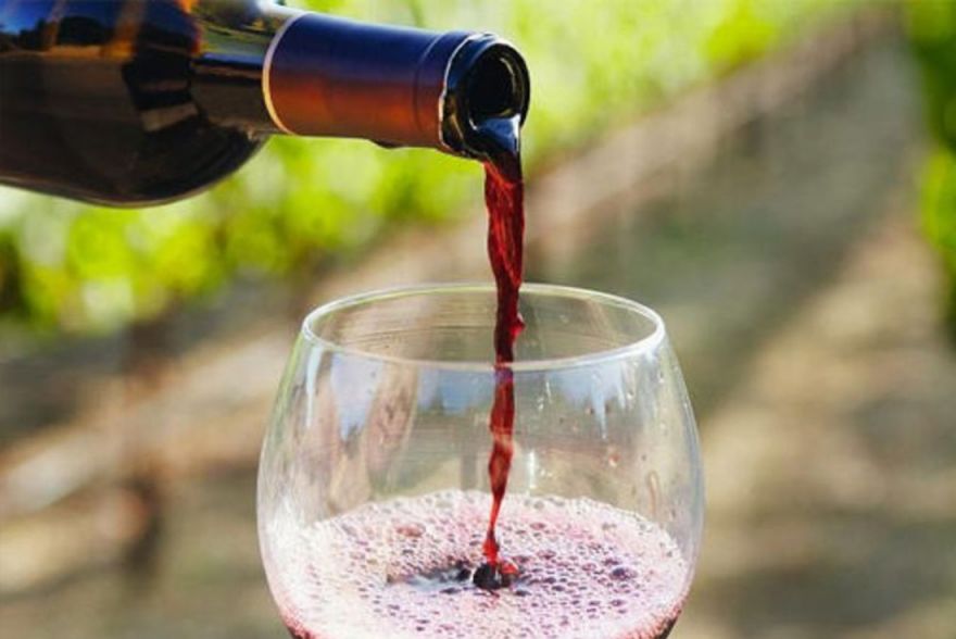 Добро пожаловать! Кстати, не пейте хорошее вино из таких бокалов-шариков © i-Winemaker.com